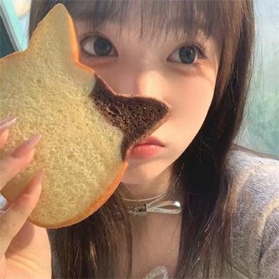 美好的星期天 高清封面